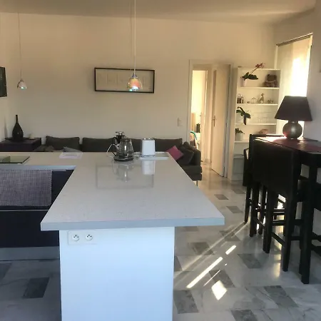 Happy Apartment