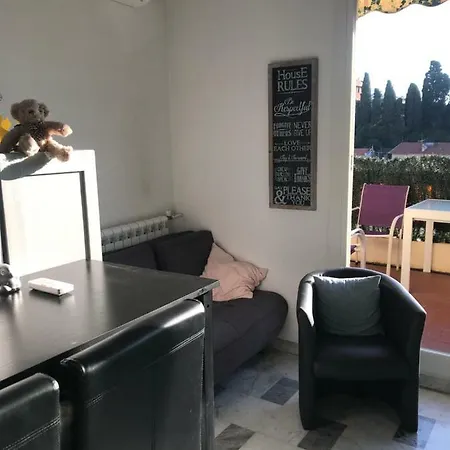 Apartment Happy